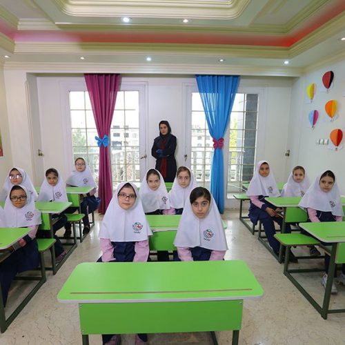 مدرسه غیردولتی دخترانه ایران فردا